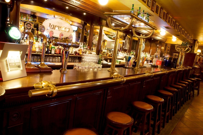 Imagen del bar/restaurante del Hotel The Movie. Foto 2