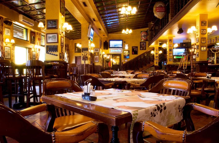 Imagen del bar/restaurante del Hotel The Movie. Foto 3