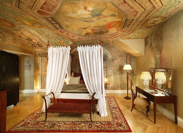 Imagen de la habitación del Hotel The Mozart Prague. Foto 12