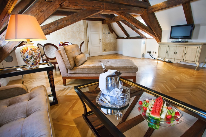 Imagen de la habitación del Hotel The Mozart Prague. Foto 14