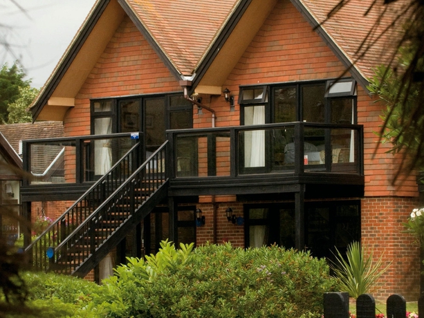 Imagen de los exteriores del Hotel The NICI New Forest. Foto 13