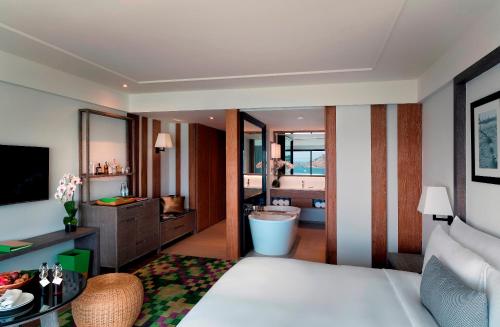 Imagen de la habitación del Hotel The Nai Harn. Foto 4