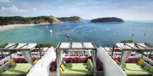 Imagen de los exteriores del Hotel The Nai Harn. Foto 9