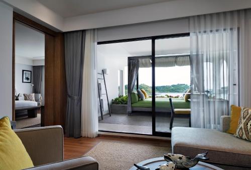 Imagen de la habitación del Hotel The Nai Harn. Foto 8