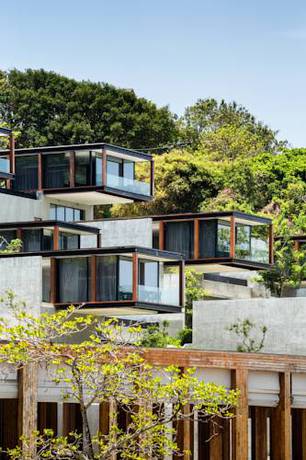 Imagen de los exteriores del Hotel The Naka Phuket. Foto 11