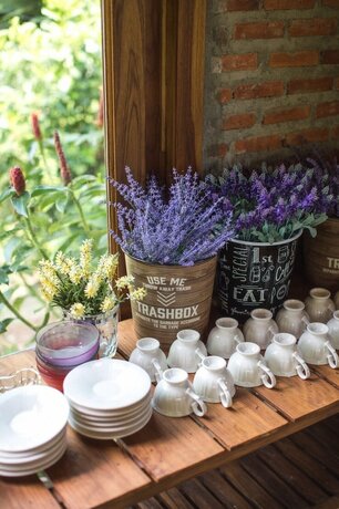 Imagen del bar/restaurante del Hotel The Nanda Resort. Foto 22