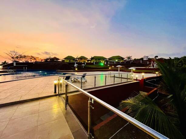 Imagen general del Hotel The Nanny Grand Resort. Foto 8