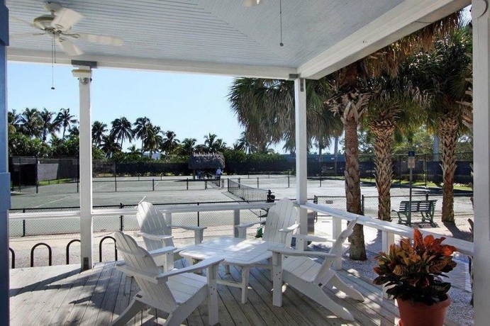 Imagen de los exteriores del Hotel The Naples Beach Hotel & Golf Club. Foto 12