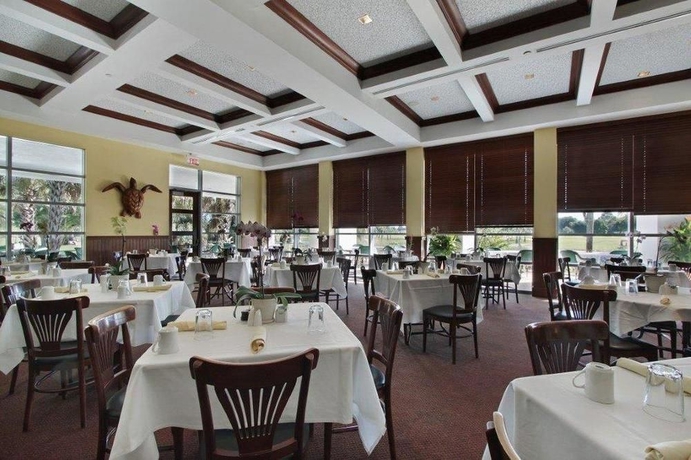 Imagen del bar/restaurante del Hotel The Naples Beach Hotel & Golf Club. Foto 4