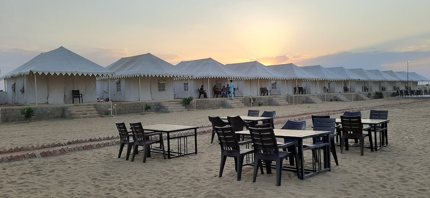 Imagen de los exteriores del Hotel The Narayan Resort, JAISALMER. Foto 10