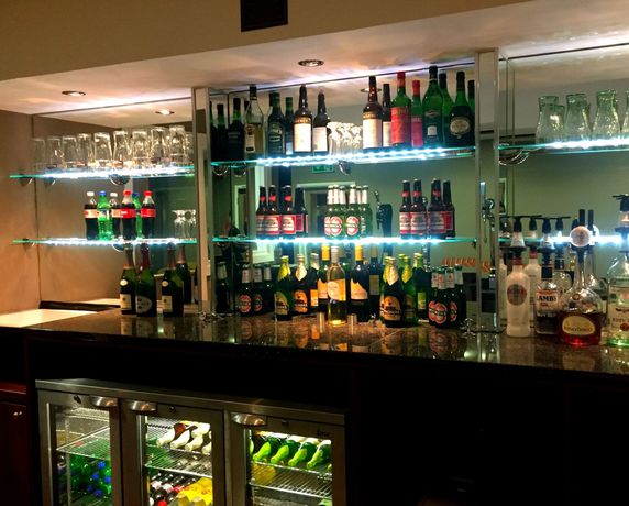 Imagen de los exteriores del Hotel The National Water Sports Centre. Foto 11