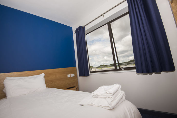 Imagen del bar/restaurante del Hotel The National Water Sports Centre. Foto 3