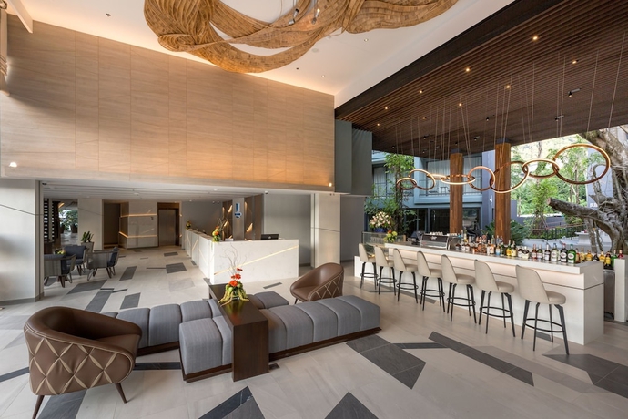 Imagen de los interiores del Hotel The Nature Phuket. Foto 18
