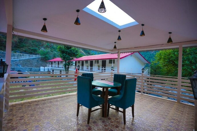 Imagen del bar/restaurante del Hotel The Nature Sprint Resort. Foto 16