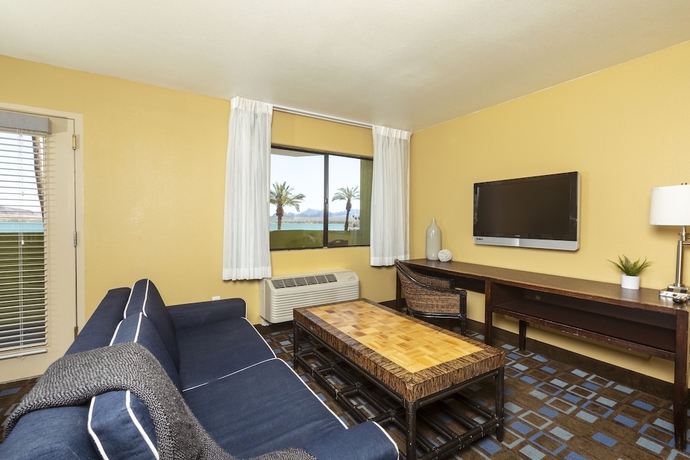 Imagen de la habitación del Hotel The Nautical Beachfront Resort. Foto 4