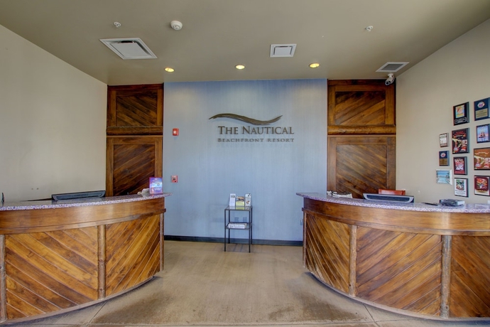 Imagen de los interiores del Hotel The Nautical Beachfront Resort. Foto 19