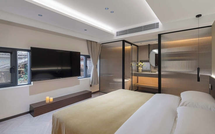 Imagen de la habitación del Hotel The Naxi Hereditary Courtyard - Chinese Nature\'s Design Retreat - Free Pick-up from Airport for 3 N. Foto 6