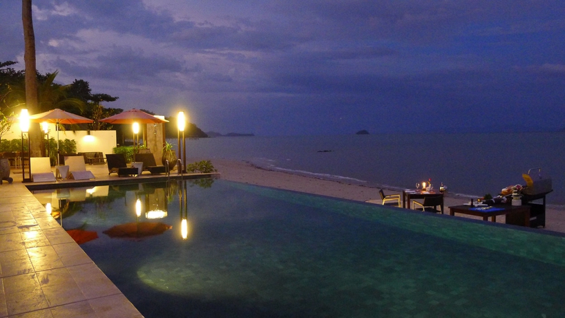 Imagen de la piscina del Hotel The Nchantra Pool Suite Phuket. Foto 16