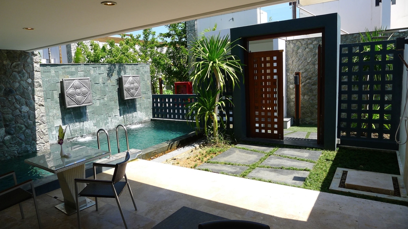 Imagen de los exteriores del Hotel The Nchantra Pool Suite Phuket. Foto 4