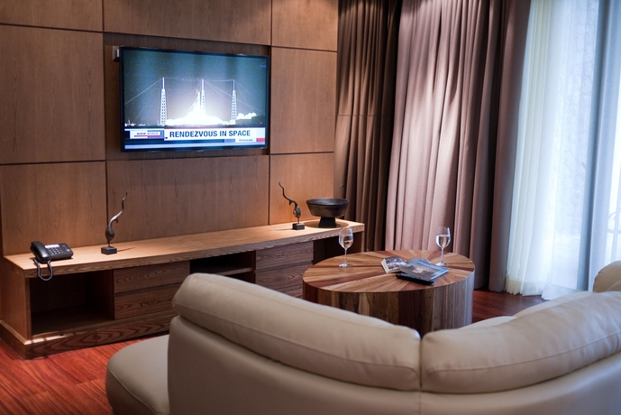 Imagen de los interiores del Hotel The Nchantra Pool Suite Phuket. Foto 12