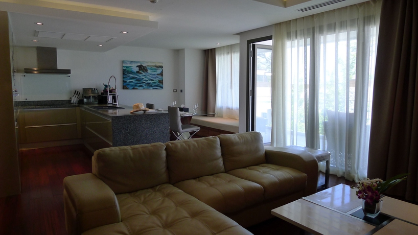 Imagen de los interiores del Hotel The Nchantra Pool Suite Phuket. Foto 14