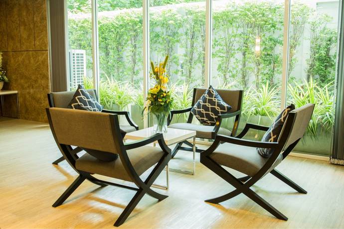 Imagen de los interiores del Hotel The Near Residence - Sriracha. Foto 6