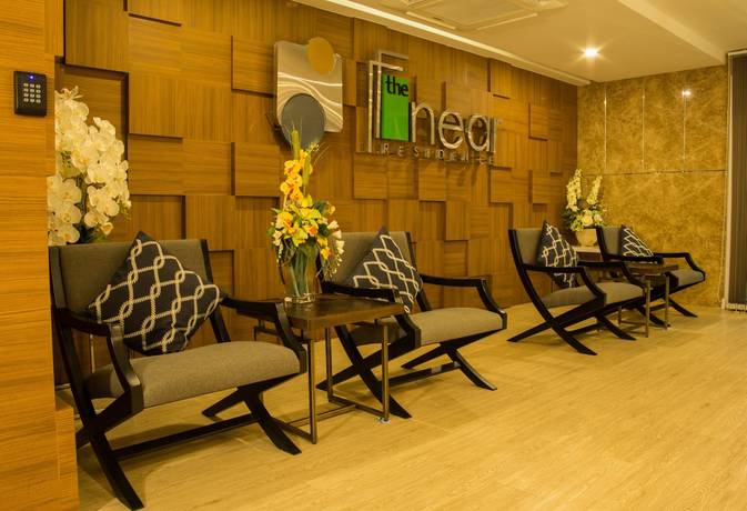 Imagen de los interiores del Hotel The Near Residence - Sriracha. Foto 7