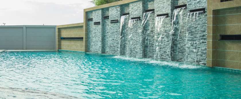 Imagen de la piscina del Hotel The Near Residence - Sriracha. Foto 16