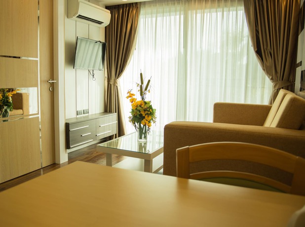 Imagen de los interiores del Hotel The Near Residence - Sriracha. Foto 13