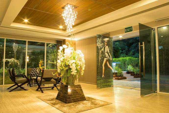 Imagen de los interiores del Hotel The Near Residence - Sriracha. Foto 15