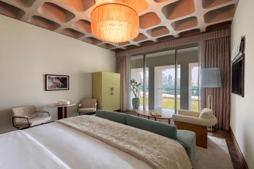 Imagen de la habitación del Hotel The Ned Doha. Foto 16