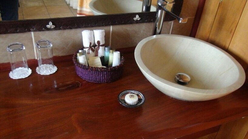 Imagen de la habitación del Hotel The Nelion. Foto 19