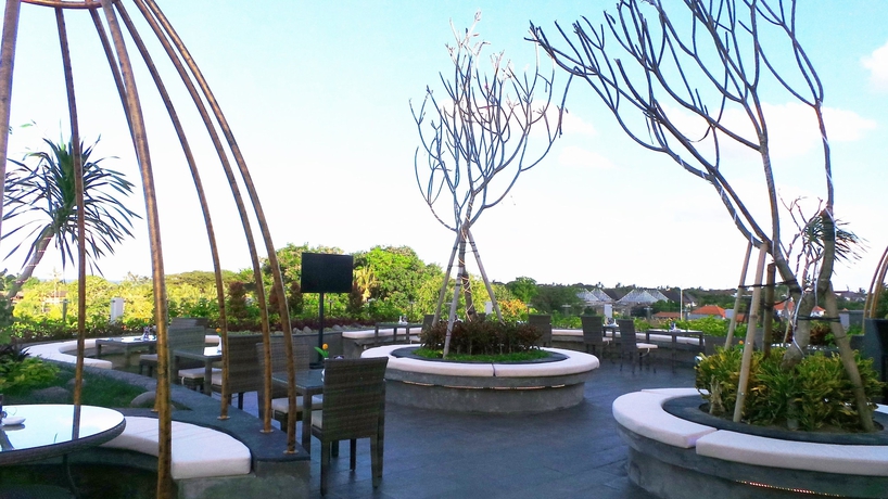 Imagen del bar/restaurante del Hotel The Nest Nusa Dua. Foto 4