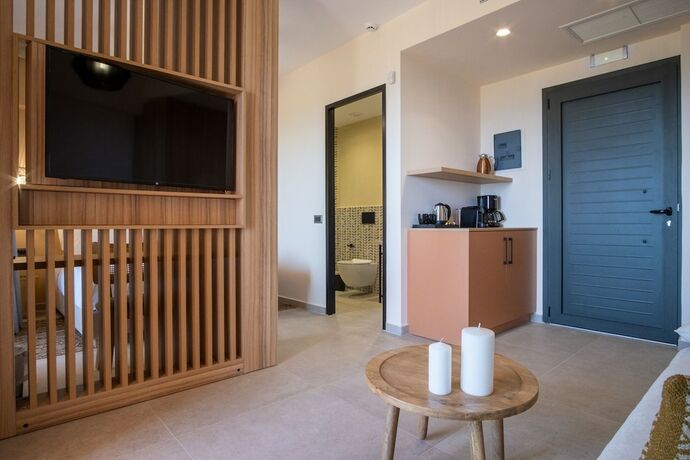 Imagen de la habitación del Hotel The Nest Resort. Foto 16