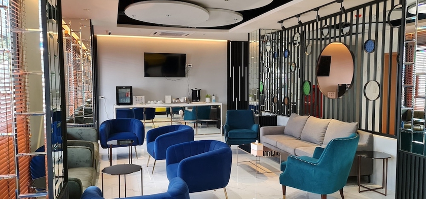 Imagen de los interiores del Hotel The Neuf Ratchada. Foto 16