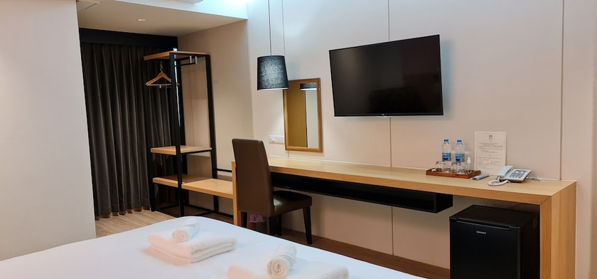 Imagen de la habitación del Hotel The Neuf Ratchada. Foto 10