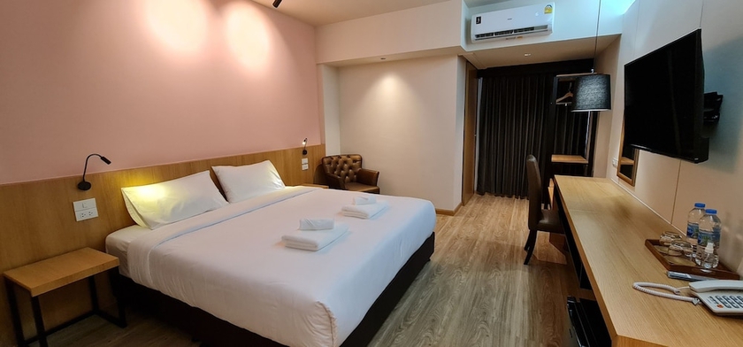 Imagen de la habitación del Hotel The Neuf Ratchada. Foto 12