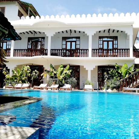 Imagen general del Hotel The New Blue Waves. Foto 1