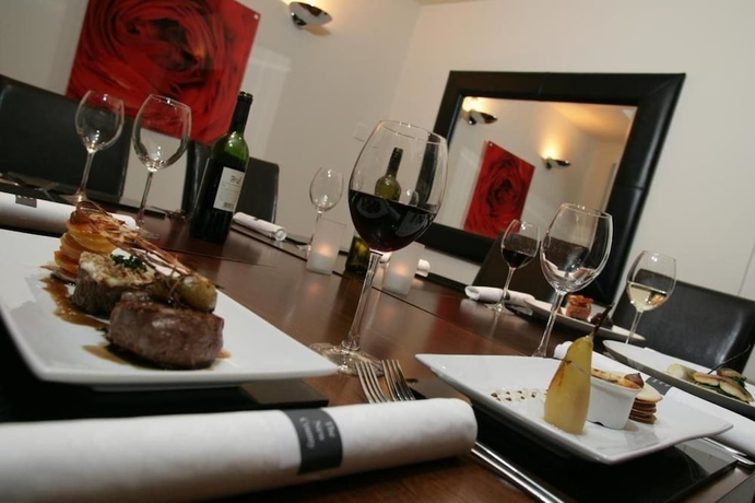 Imagen del bar/restaurante del Hotel The New County, Perth . Foto 3