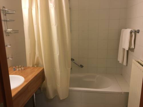 Imagen de la habitación del Hotel The New Fox. Foto 9