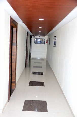 Imagen de los interiores del Hotel The New Holiday II. Foto 14