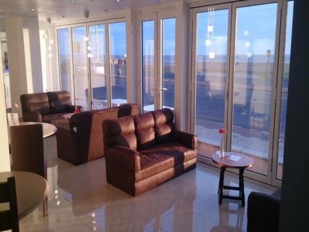 Imagen de los interiores del Hotel The New Royal Windsor. Foto 19