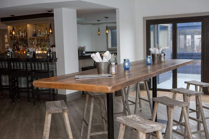 Imagen del bar/restaurante del Hotel The Newport Harbor And Marina. Foto 4