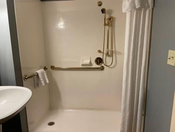 Imagen de la habitación del Hotel The Newport Harbor And Marina. Foto 11