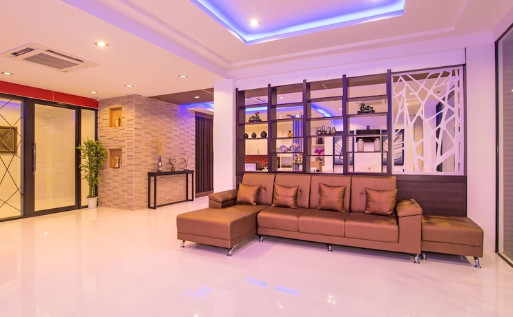 Imagen de los interiores del Hotel The Nice. Foto 19