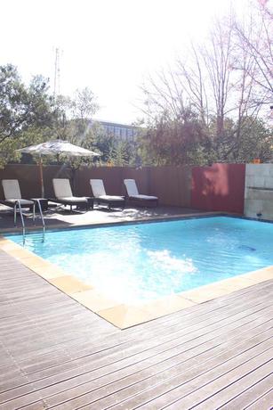 Imagen de la piscina del Hotel The Nicol Hotel And Apartments. Foto 12