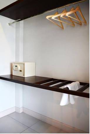 Imagen de la habitación del Hotel The Nidhra. Foto 10