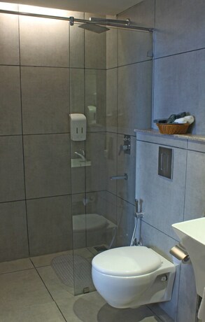 Imagen de la habitación del Hotel The Nilaya. Foto 18