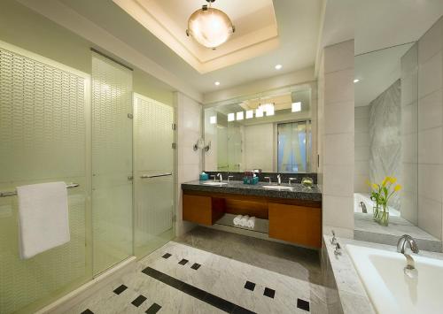 Imagen de la habitación del Hotel The Nile Ritz-Carlton, Cairo. Foto 7