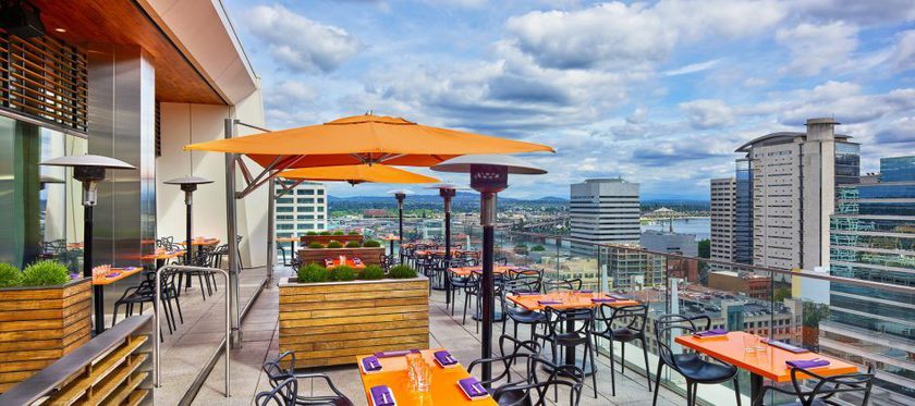 Imagen del bar/restaurante del Hotel The Nines, A Luxury Collection , Portland. Foto 4